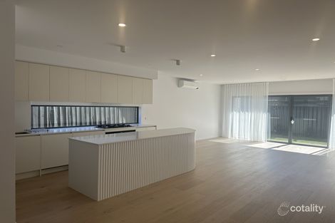 Property photo of 1 Arvern Avenue Avondale Heights VIC 3034