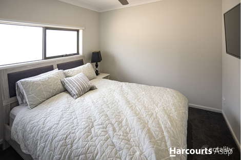 Property photo of 46 Mossey Crescent Cranbourne East VIC 3977