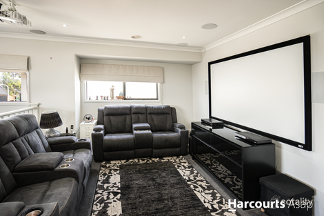 Property photo of 46 Mossey Crescent Cranbourne East VIC 3977