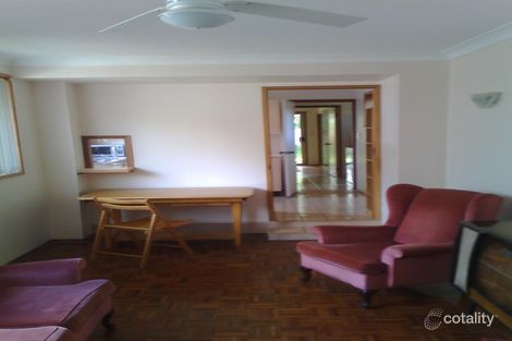 Property photo of 22 Woodport Close Green Point NSW 2251