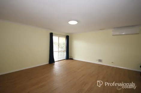 Property photo of 2 Henslagh Turn Australind WA 6233