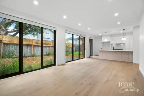 Property photo of 2/17 William Road Croydon VIC 3136