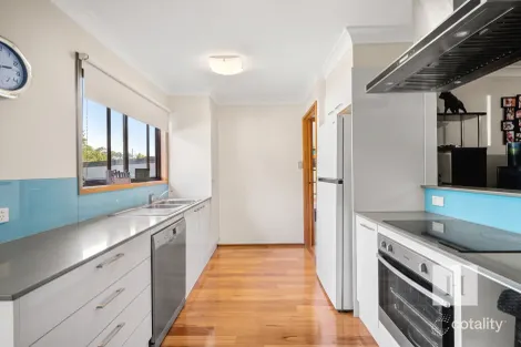 Property photo of 39 Narambi Road Buff Point NSW 2262