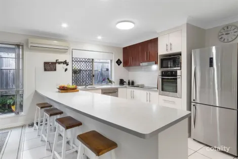 Property photo of 11 Olsen Crescent Wakerley QLD 4154