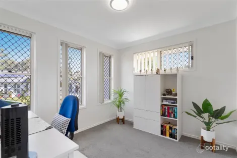 Property photo of 11 Olsen Crescent Wakerley QLD 4154