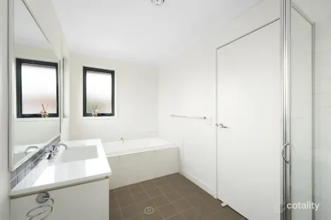 Property photo of 102 Minorca Circuit Spring Farm NSW 2570