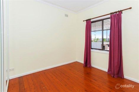 Property photo of 17 Leigh Crescent Unanderra NSW 2526