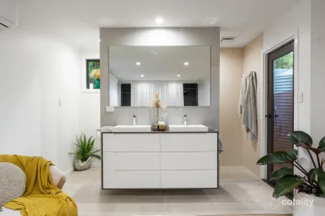 Property photo of 62 Radiata Street Hillcrest QLD 4118