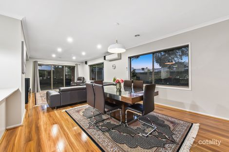 Property photo of 2 Clarence Place Cranbourne East VIC 3977
