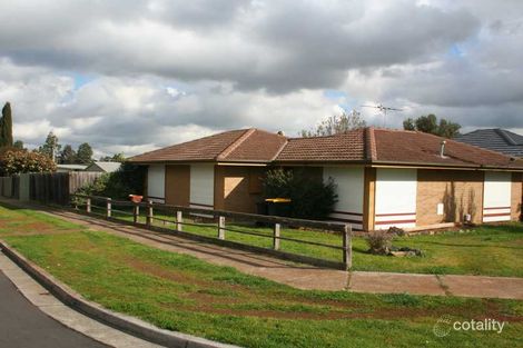 32 Vista Dr, Melton, VIC 3337