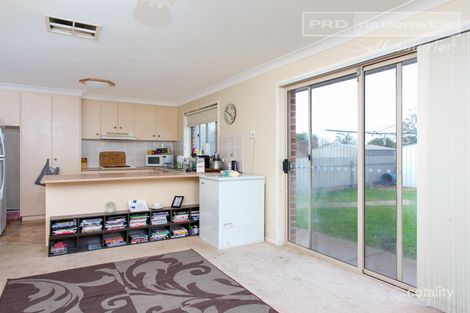 Property photo of 14 Kaldari Crescent Glenfield Park NSW 2650