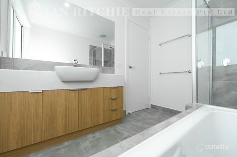 11a Ava Ave, Thurgoona, NSW 2640