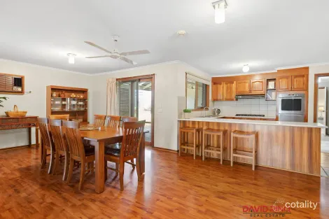 Property photo of 2 May Grove Sunbury VIC 3429