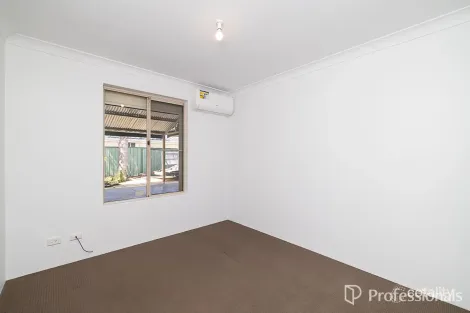 Property photo of 30 Lyrebird Loop Seville Grove WA 6112