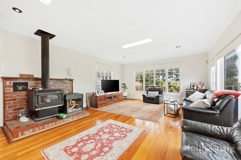 Property photo of 33 Otterington Grove Ivanhoe East VIC 3079