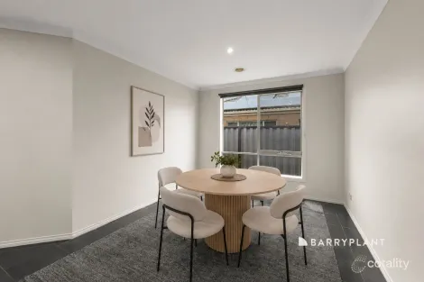 Property photo of 14 Pointer Drive Pakenham VIC 3810
