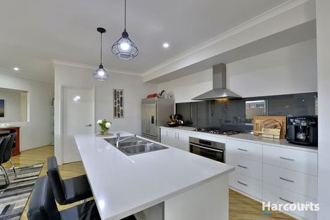Property photo of 15 Arawatta Loop Madora Bay WA 6210