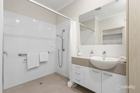 Property photo of 17/6 Melville Park Drive Berwick VIC 3806