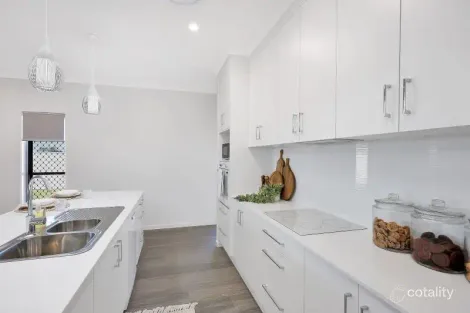 Property photo of 11 Stapleton Avenue Innes Park QLD 4670