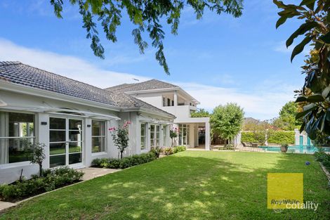 1 Glengariff Dr, Floreat, WA 6014