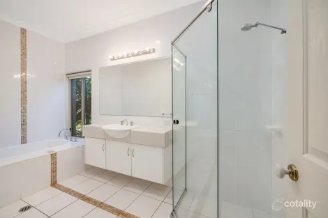 Property photo of 5 Whipbird Place Thornton NSW 2322