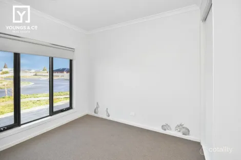 Property photo of 8 Weyba Avenue Kialla VIC 3631