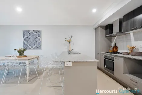 Property photo of 19 Swindale Way Clyde North VIC 3978