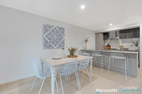 Property photo of 19 Swindale Way Clyde North VIC 3978