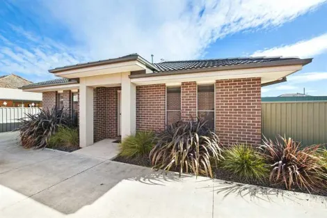 1/1416a Gregory St, Lake Wendouree, VIC 3350