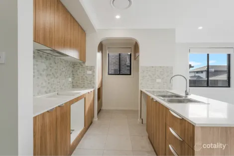 Property photo of 18 Aroona Avenue Austral NSW 2179