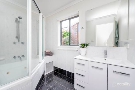 Property photo of 50 Evelyn Owen Crescent Dunlop ACT 2615