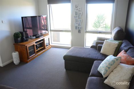 Property photo of 9 Cedar Crescent Parkes NSW 2870