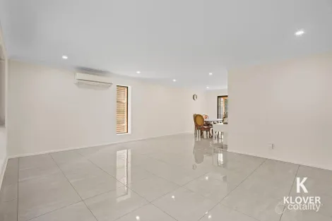 Property photo of 11 Carbora Street Mansfield QLD 4122