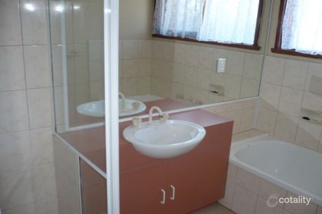 Property photo of 33 Winnima Avenue Hampton Park VIC 3976