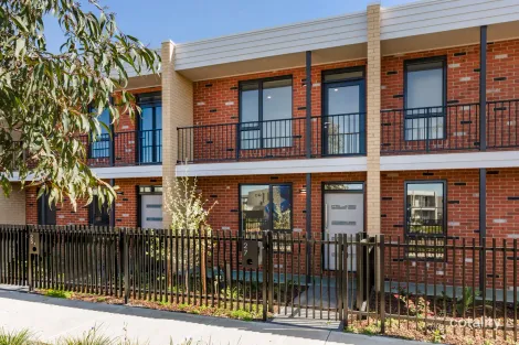 27 Paperbark Walk, Sunshine North, VIC 3020