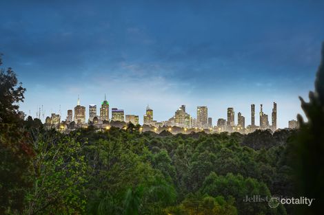 Property photo of 325 The Boulevard Ivanhoe East VIC 3079