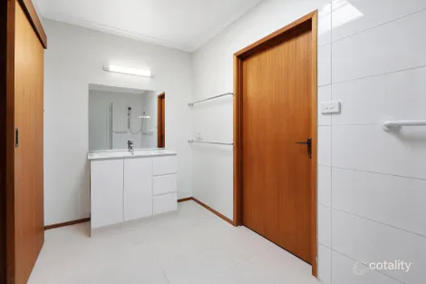 Property photo of 24 George Avenue Warrnambool VIC 3280
