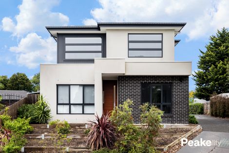 Property photo of 1/8 Dunnell Rise Berwick VIC 3806