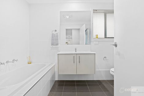 Property photo of 27 Manooka Road Currans Hill NSW 2567