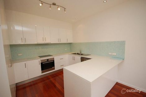 Property photo of 2/160 Muir Street Labrador QLD 4215