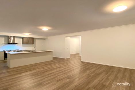 Property photo of 5 Clapham Avenue Wollert VIC 3750