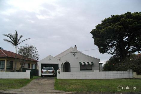 5 St Cloud Cres, Lake Heights, NSW 2502