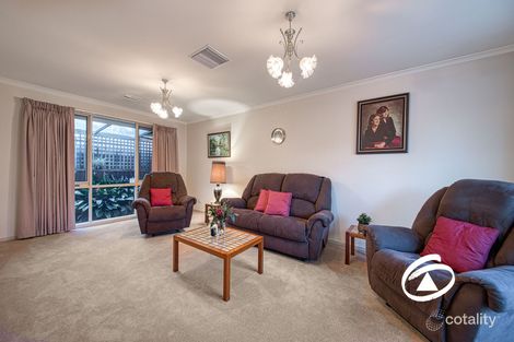 Property photo of 21 Tyntynder Close Berwick VIC 3806