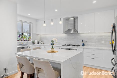 Property photo of 3/2 Boronia Grove Doncaster East VIC 3109