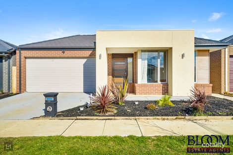 Property photo of 46 Fenway Boulevard Clyde North VIC 3978