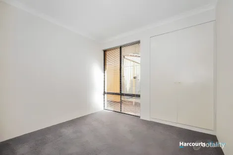 Property photo of 33 Lynas Way Quinns Rocks WA 6030