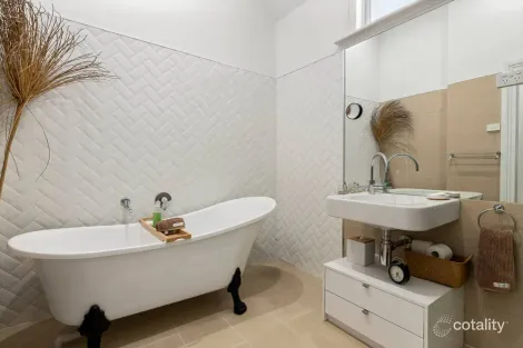 Property photo of 3 Thomson Street Seddon VIC 3011