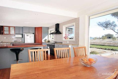 Property photo of 12 O'Malley Place Googong NSW 2620