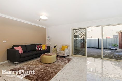 Property photo of 12 Pawleena Circuit Cairnlea VIC 3023