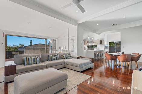 Property photo of 17 Allden Avenue Labrador QLD 4215